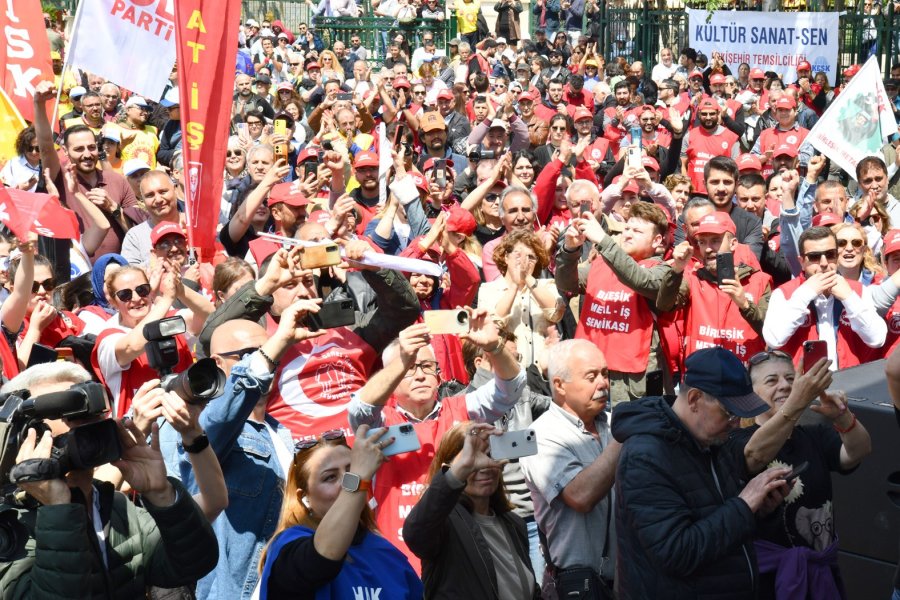 Başkan Ataç, 1 Mayıs’ı İşçilerle Kutladı