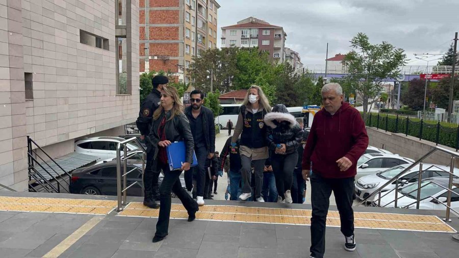 Eskişehir Merkezli Yapılan Fuhuş Operasyonunda 7 Şüpheli Adliye Sevk Edildi