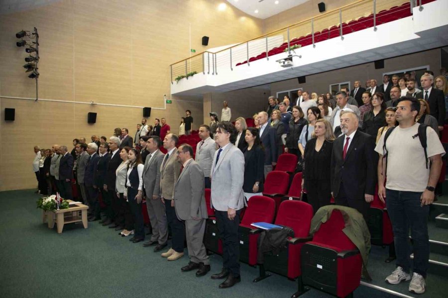 Eskişehir Teknik Üniversitesi’nde Emeklilik Töreni Gerçekleştirildi