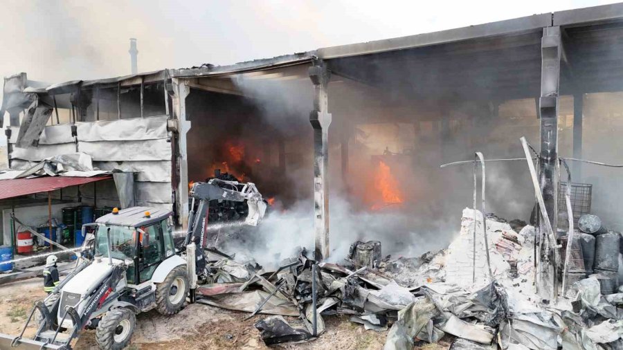 Atık Yağ Geri Dönüşüm Fabrikası Alev Alev Yandı