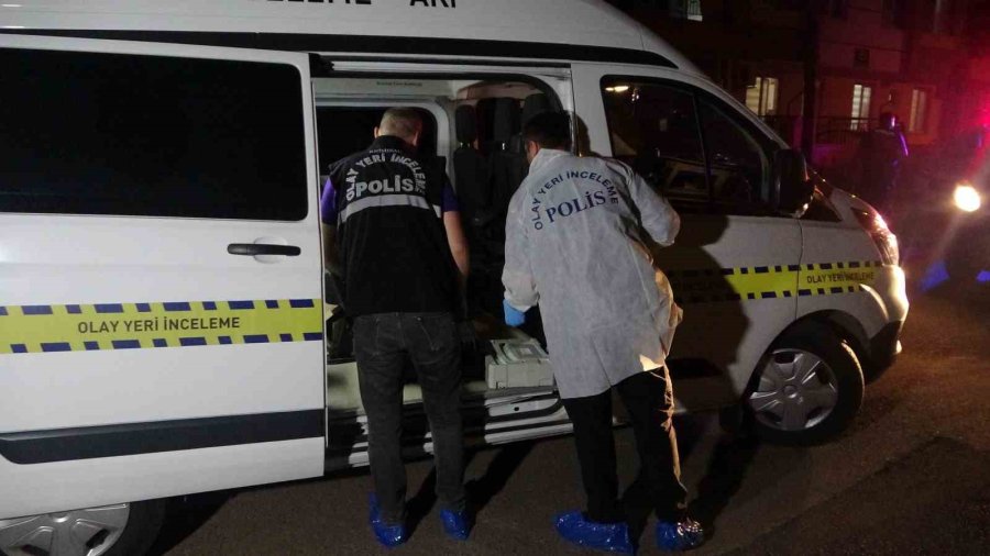 Antalya’da Pakistanlı Kadın Kanlar İçerisinde Ölü Bulundu, Öğretmen Oğlu Gözaltına Alındı