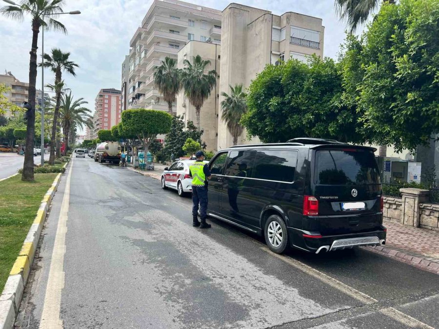 Alanya’da 9 Araca Trafikten Men Cezası