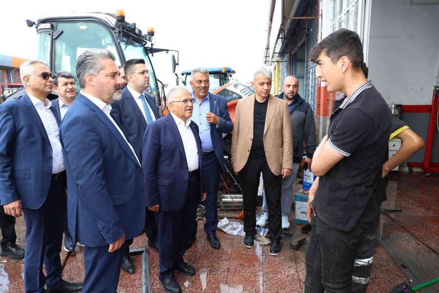 Başkan Büyükkılıç, Pınarbaşı Sanayi Esnafı İle Kucaklaştı