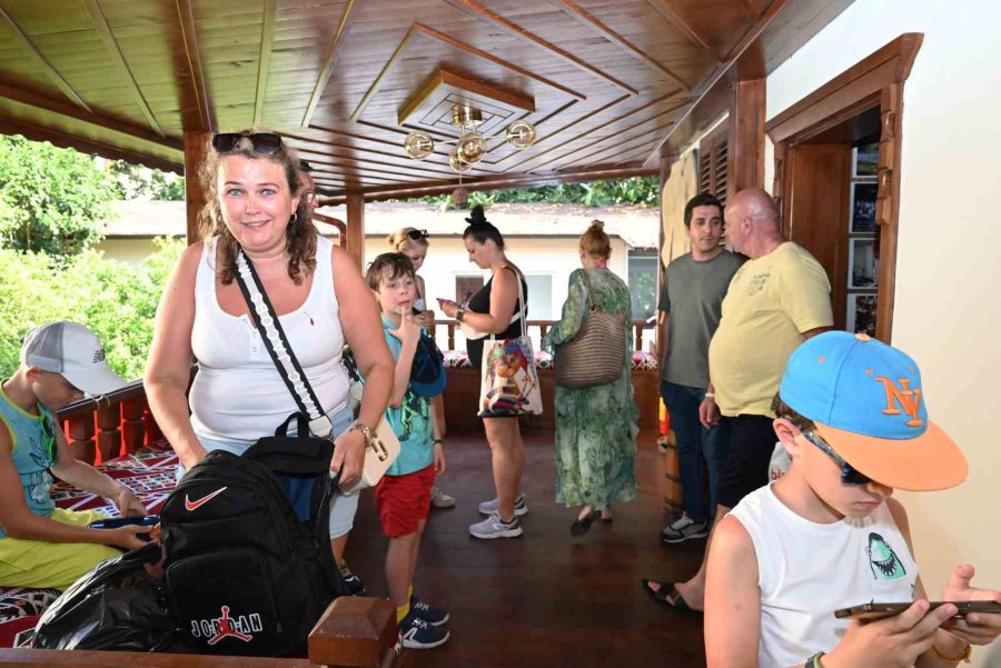 Kültür Evi’ne İlk Turist Kafilesi Geldi