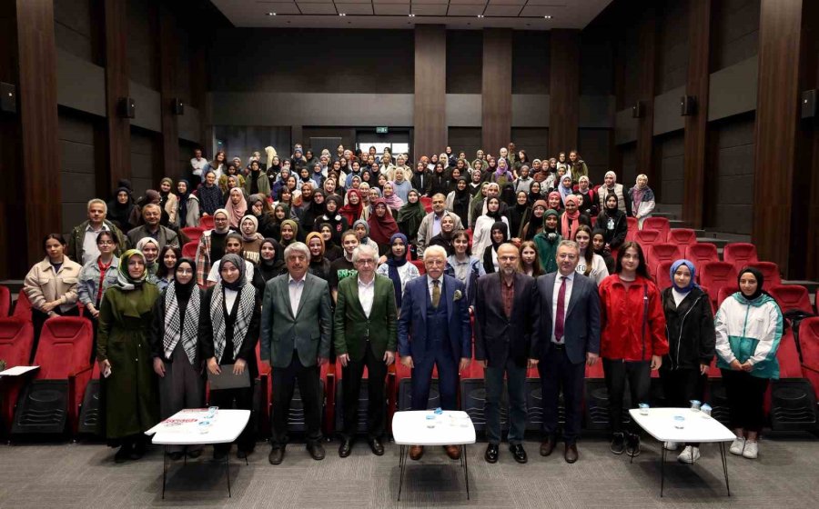 Karatay Belediyesi’nden Kariyer Planlaması Programları