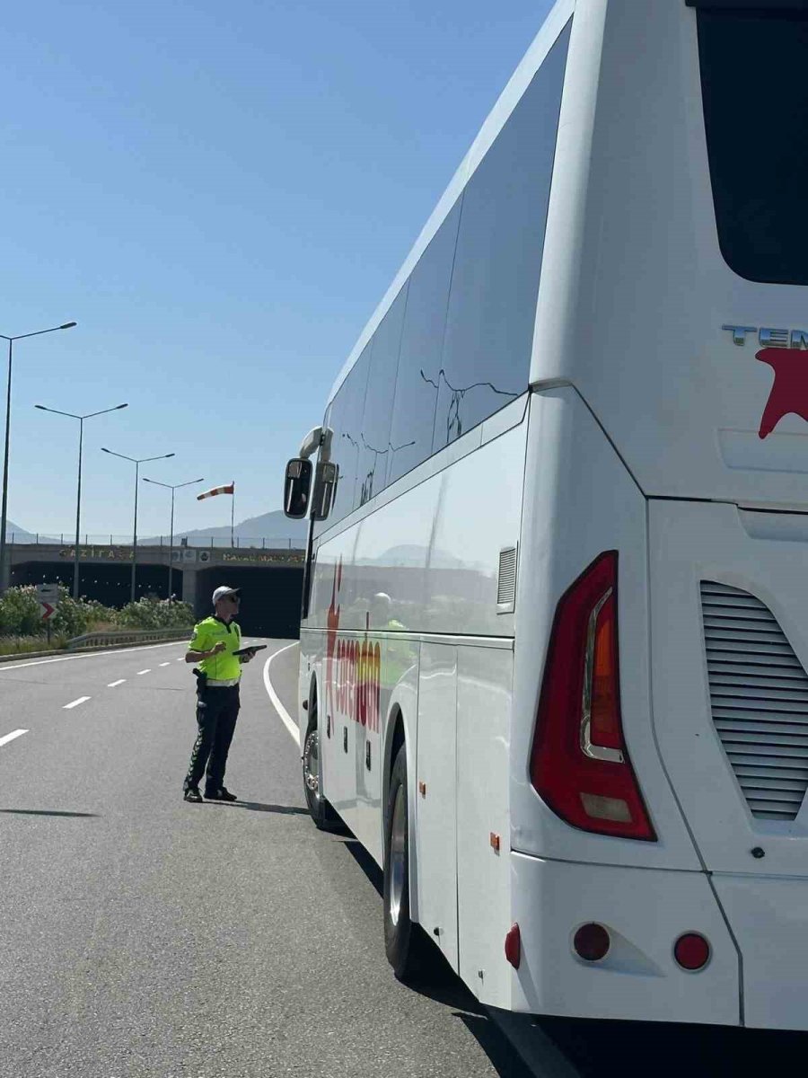 Tur Otobüslerine Sıkı Denetim