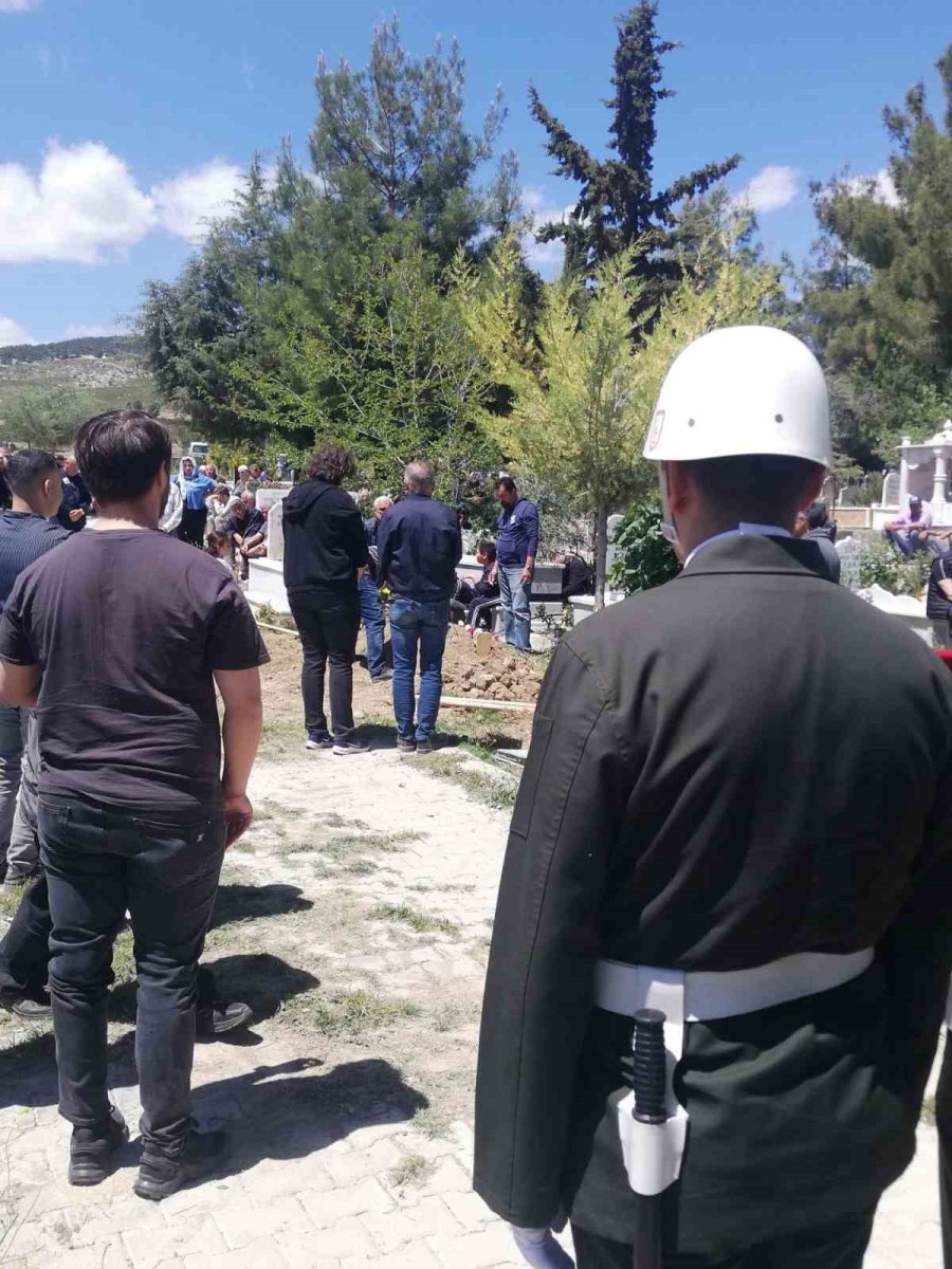 Kıbrıs Gazisi Törenle Toprağa Verildi