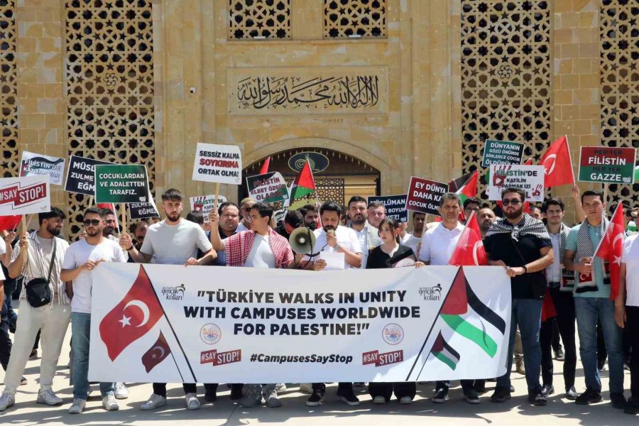 Üniversite Öğrencileri, İsrail Saldırılarını Protesto Etti