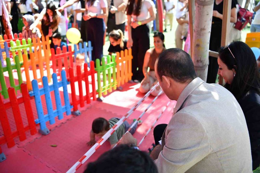 Babalar Bez Bağlama Yarışmasında Birbirine Rakip Oldu