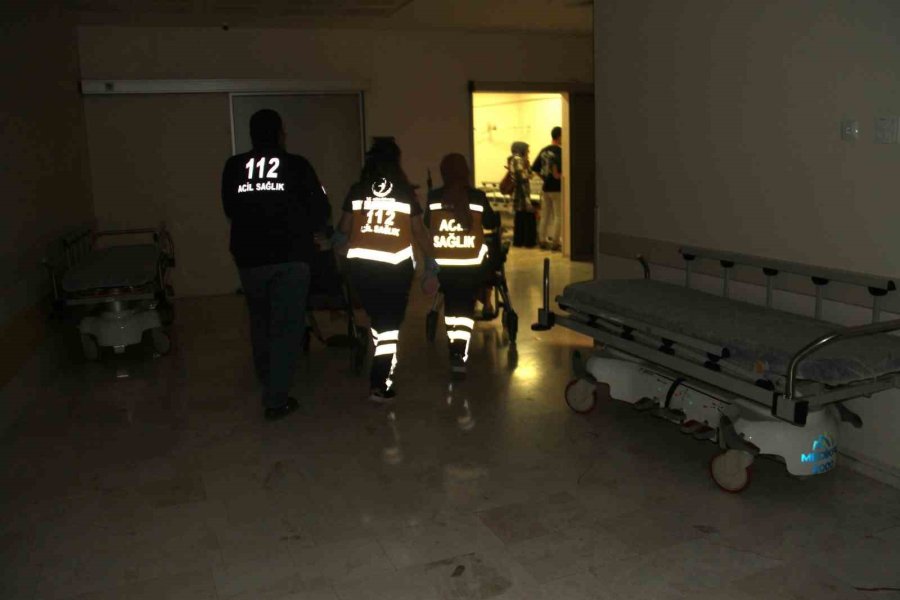 Konya’da Duşa Kabinin Camı Patladı, 2 Kardeş Yaralandı