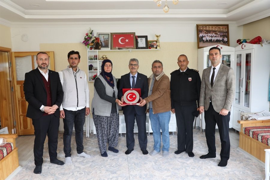 Vali Çelik, Nar, Gösterli Ve Kayırlı Köylerini Ziyaret Etti, Vatandaşların Taleplerini Dinledi