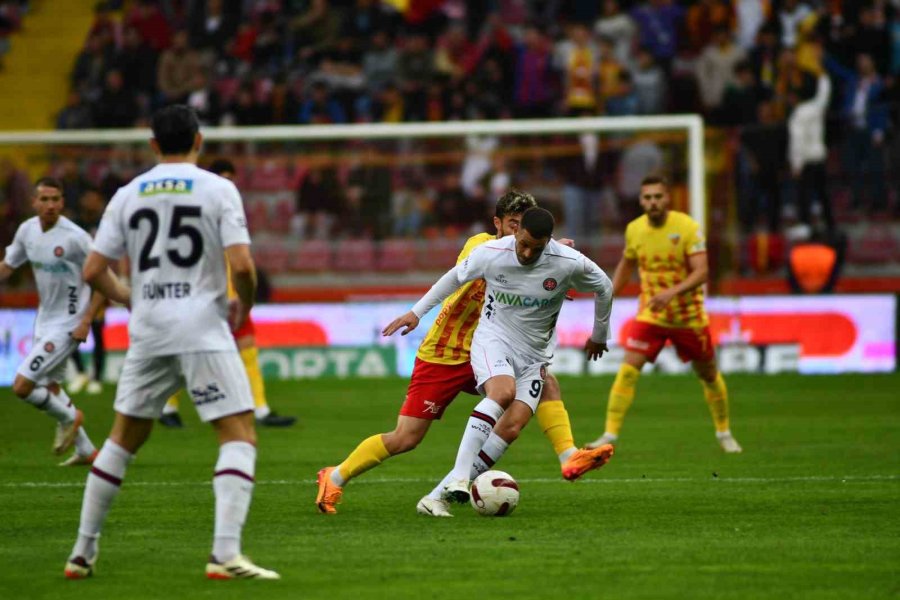 Trendyol Süper Lig: Kayserispor: 1 - Fatih Karagümrük: 0 (maç Devam Ediyor)