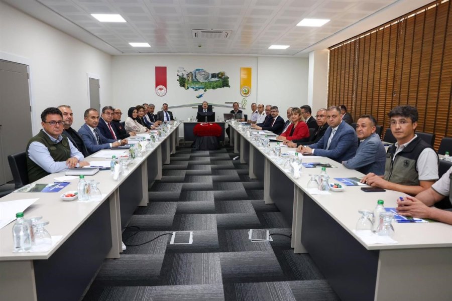 Vali Pehlivan: "mersin’de Bitki Örtüsünün Yüzde 57’sinin Kızılçamdan Oluşması Yangın Hassasiyetini Üst Seviyelere Çıkarıyor"