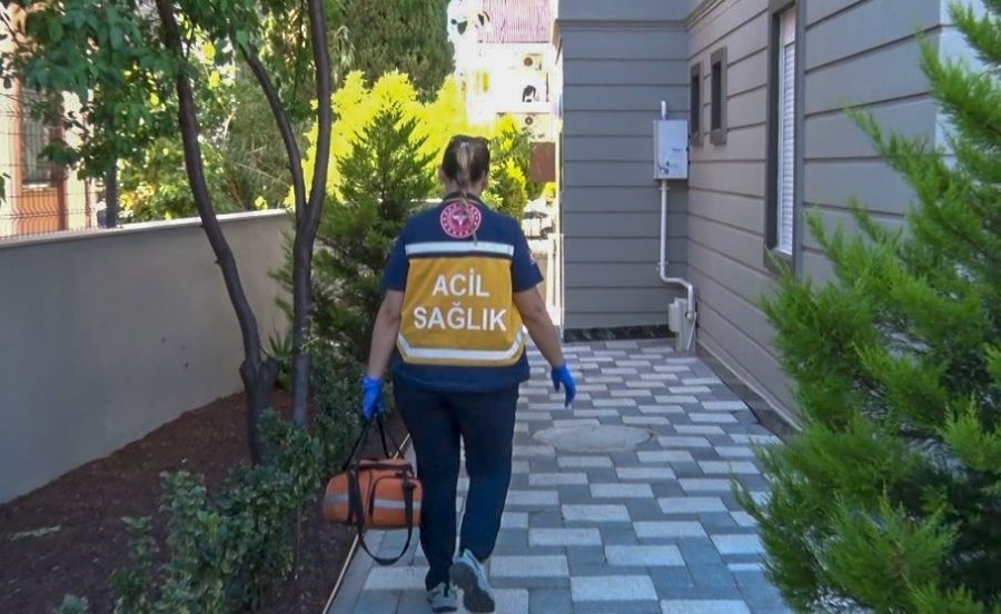 Balkonda Alev Alan Yatak Korkuttu