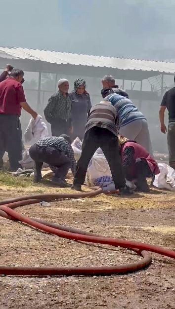 Antalya’da Besihane Deposunda Korkutan Yangın