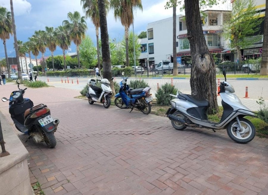 Yaya Önceliği Olan Yerlerde Araç Kullananlara 37 Bin Tl Ceza