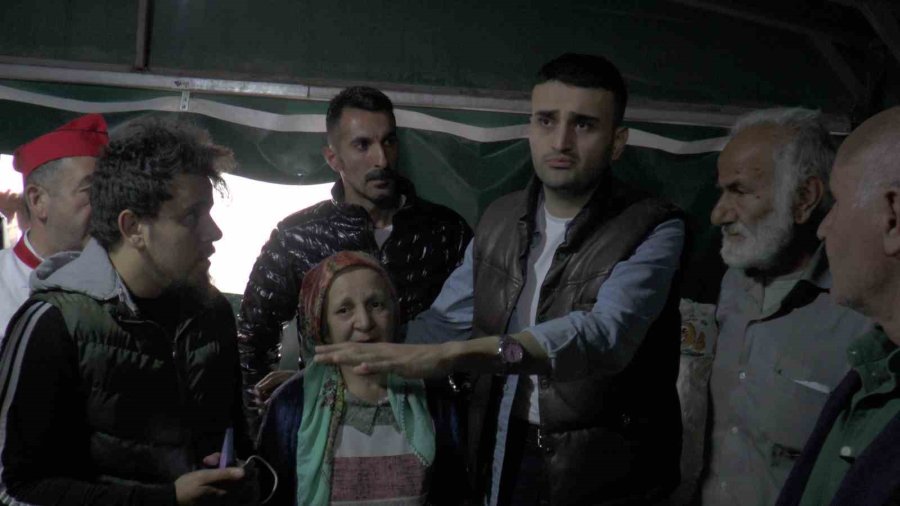 Czn Burak, Kazada Ölen Kayserili Fenomenin Taziyesine Katıldı