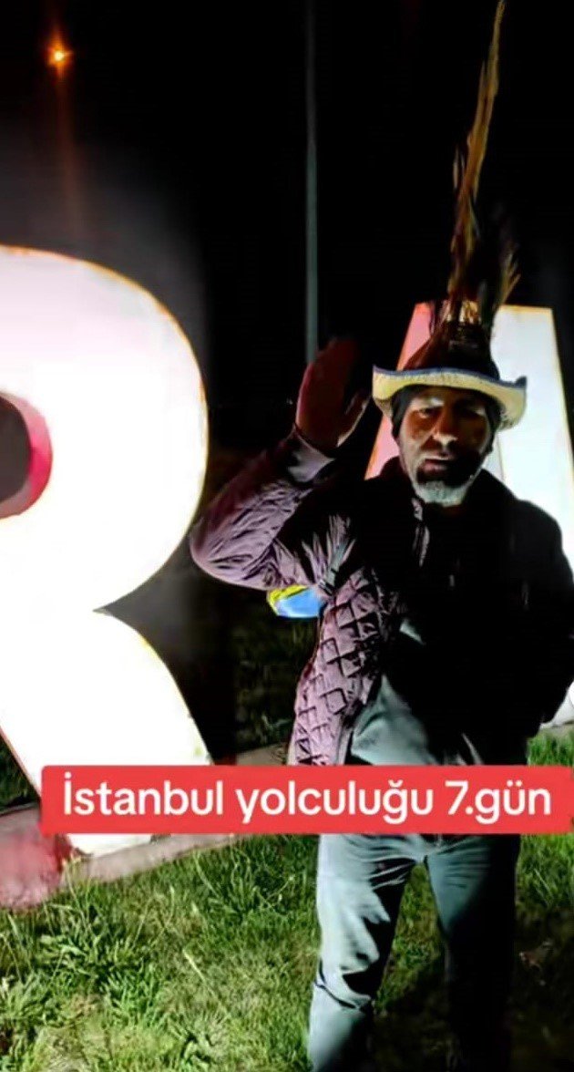 Czn Burak, Kazada Ölen Kayserili Fenomenin Taziyesine Katıldı