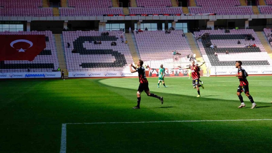 Eskişehirspor Evindeki Son Maçında 4-1’lik Skorla Galip Geldi