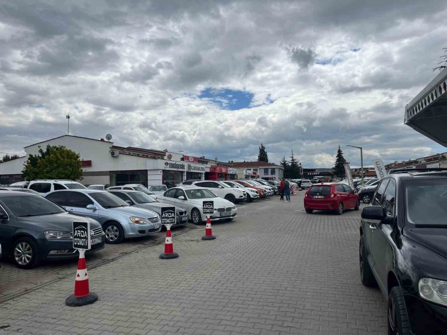 Hafta Sonunda Eskişehir’deki Oto Galericiler Boş Kaldı
