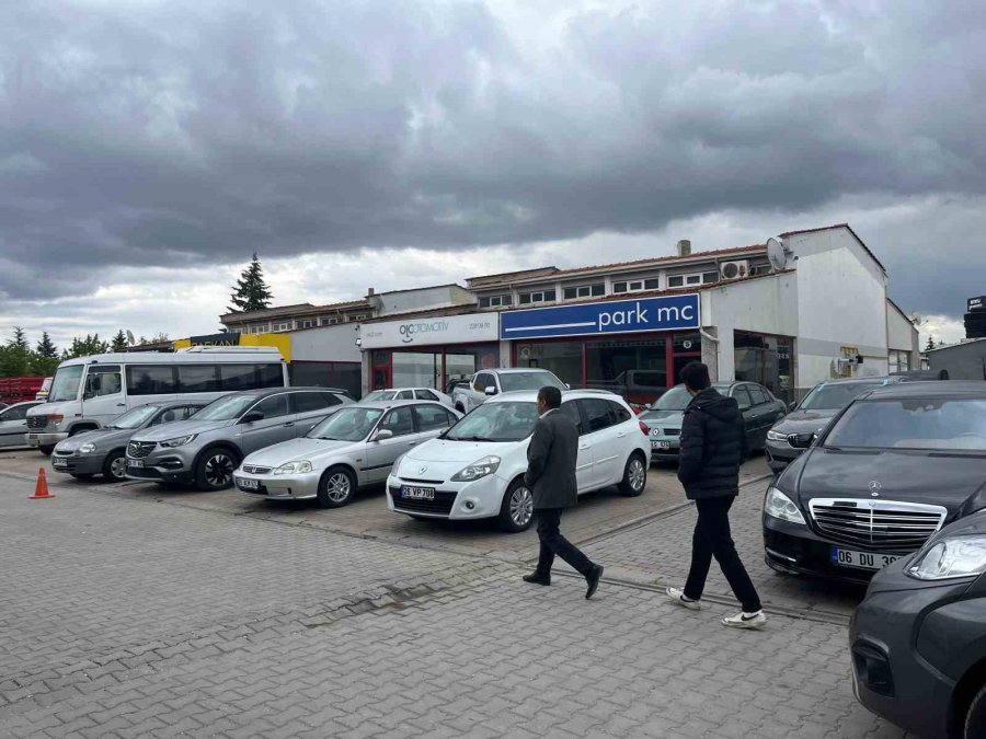 Hafta Sonunda Eskişehir’deki Oto Galericiler Boş Kaldı