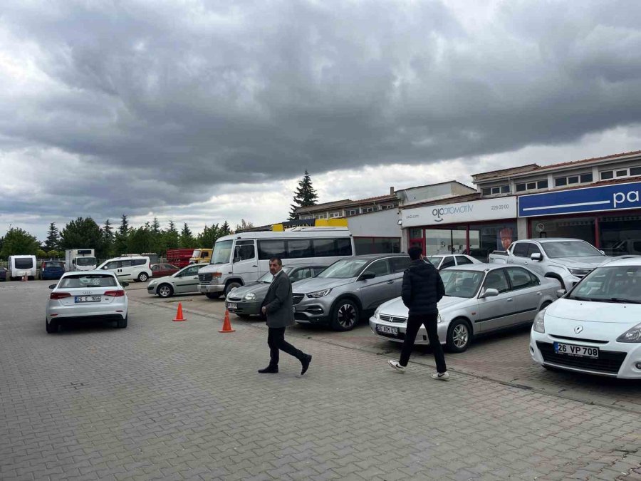Hafta Sonunda Eskişehir’deki Oto Galericiler Boş Kaldı