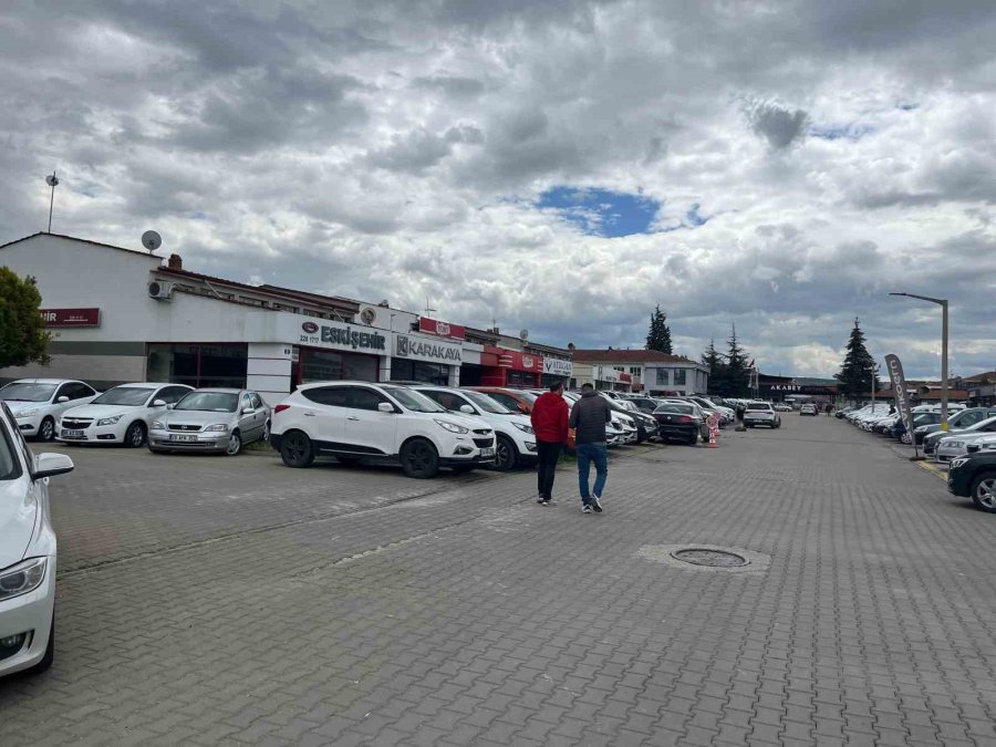 Hafta Sonunda Eskişehir’deki Oto Galericiler Boş Kaldı