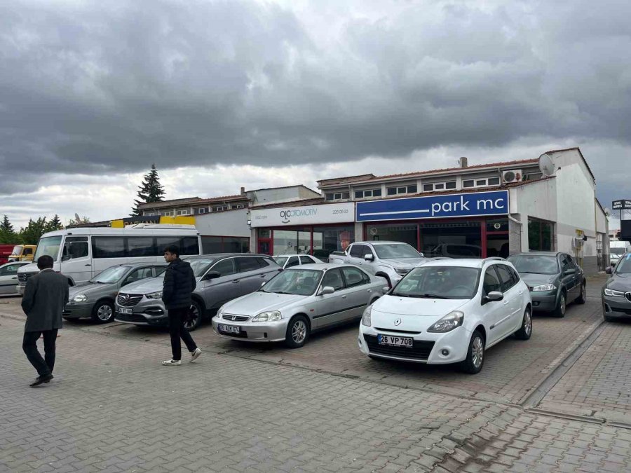 Hafta Sonunda Eskişehir’deki Oto Galericiler Boş Kaldı