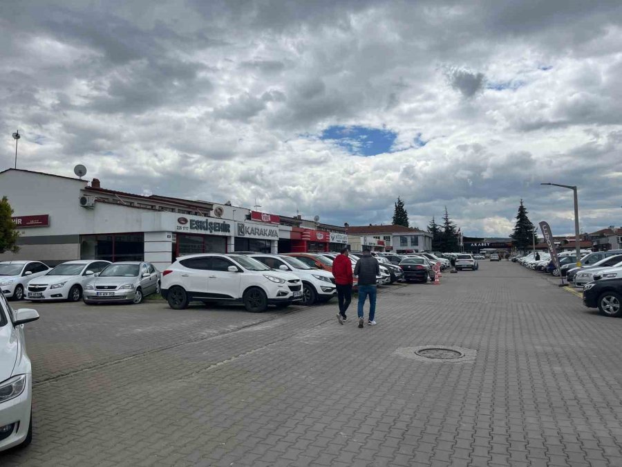 Hafta Sonunda Eskişehir’deki Oto Galericiler Boş Kaldı