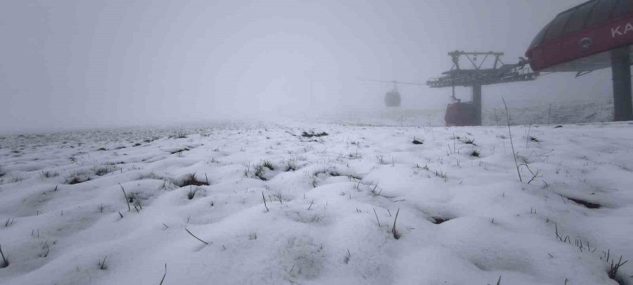 Erciyes’e Mayıs Ayında Kar Yağdı