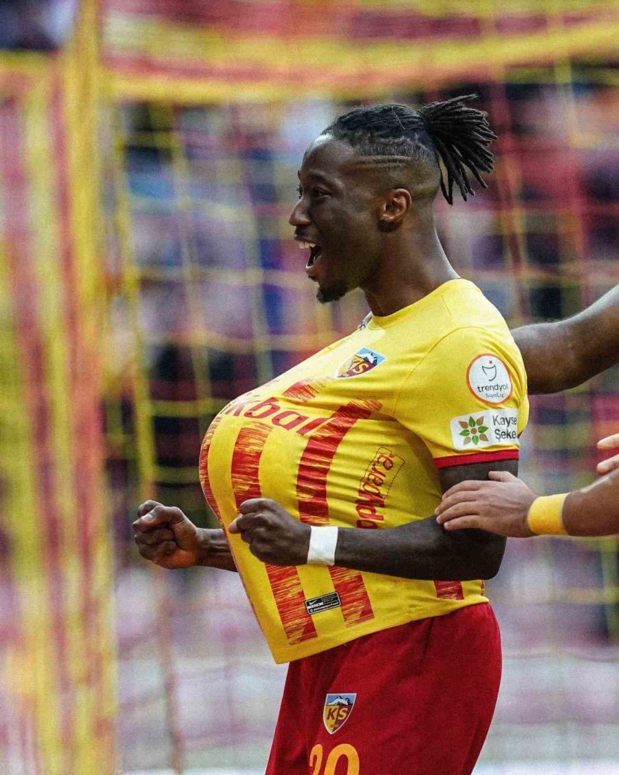 Carlos Mane Ligdeki 3. Golünü Attı