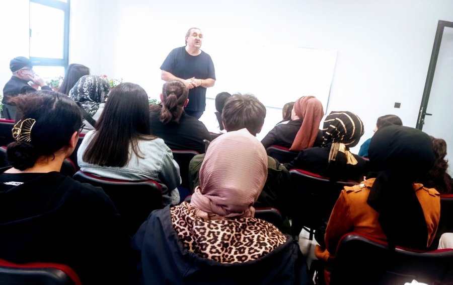 Kızılay’dan Öğrencilere Destek Devam Ediyor