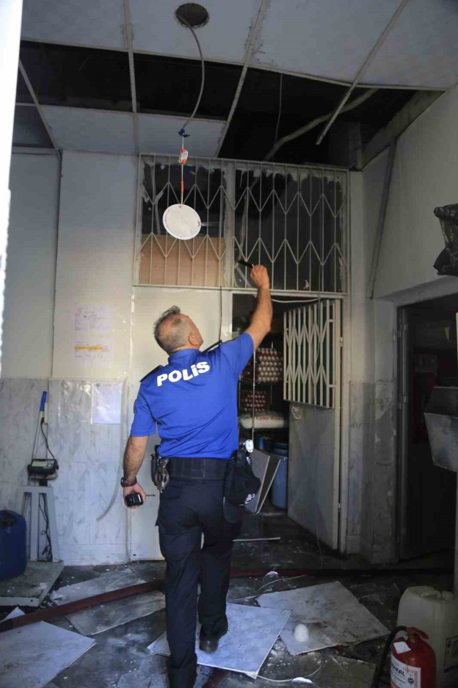 Öğretmenevinin Mutfak Bölümünde Çıkan Yangında 1 Kişi Dumandan Etkilendi