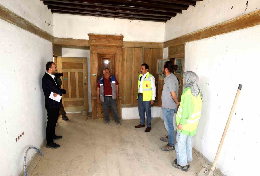 Nakipoğlu Mahallesi’ndeki Evlerin Restorasyonu Tamamlanıyor