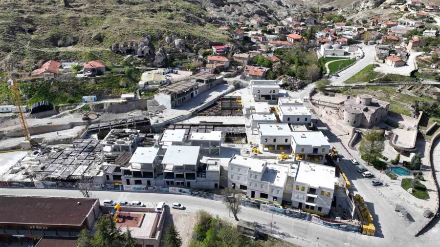 Sille Kapalı Otopark, Karma Yapılar Ve Meydan Düzenlemesi Projesi Yapımı Devam Ediyor