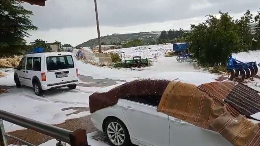 Mersin Erdemli’de Dolu Yağışı Etkili Oldu