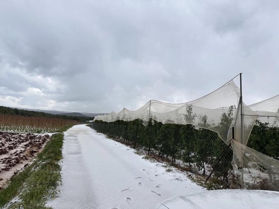 Mersin Erdemli’de Dolu Yağışı Etkili Oldu