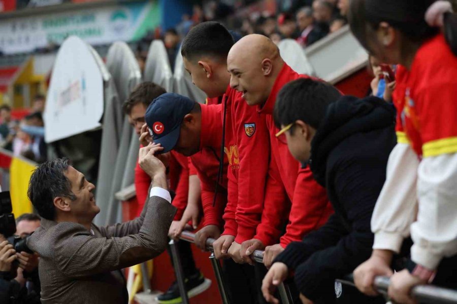 İl Emniyet Müdürü Aydın Özel Sporcularla Özel İlgilendi