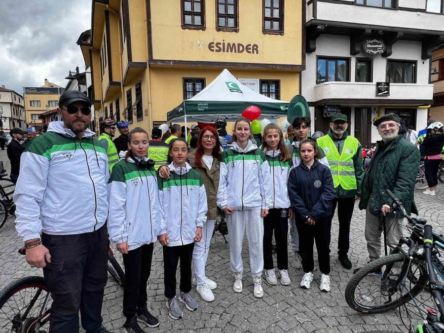 11. Geleneksel Yeşilay Bisiklet Turu’na Eskişehir’de Yoğun İlgi