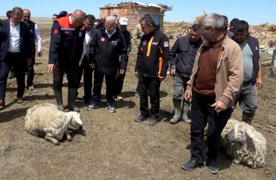Vali Kumbuzoğlu: "çöken Mandırada Hasar Tespit Çalışmalarımız Devam Ediyor"