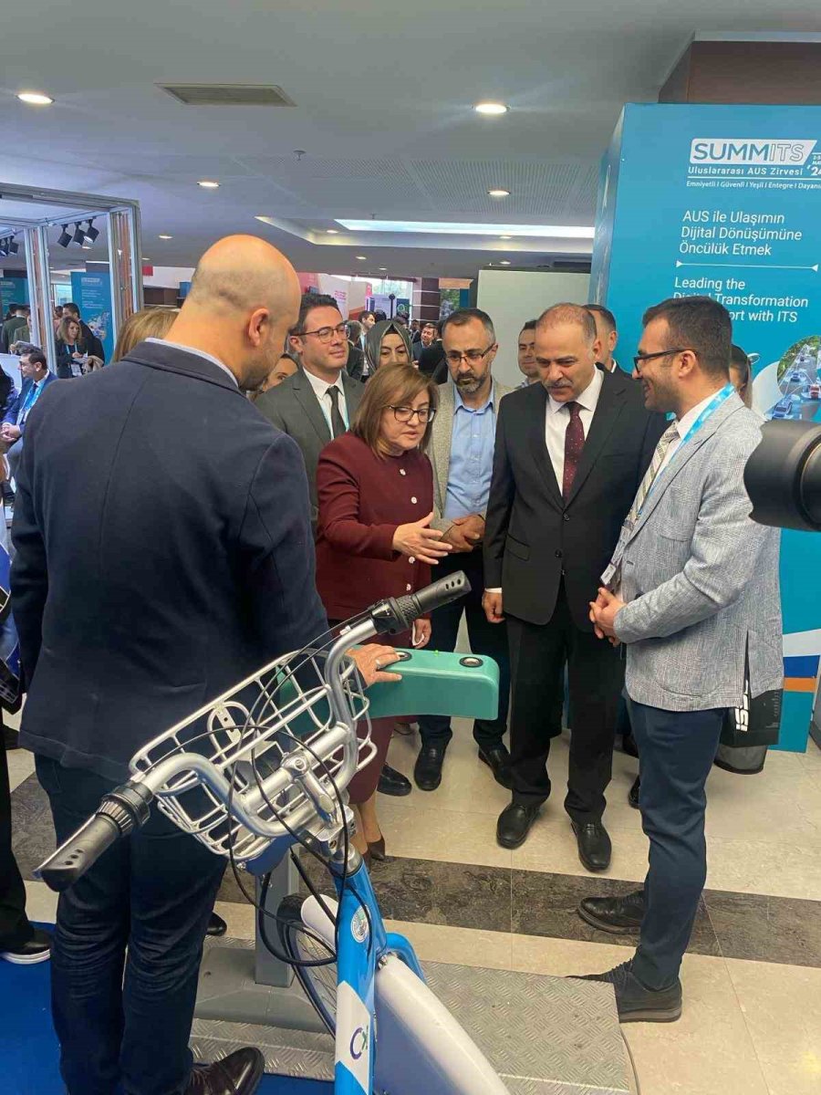 Aus Zirvesi’nde ‘kaybis’ İlgi Odağı Oldu