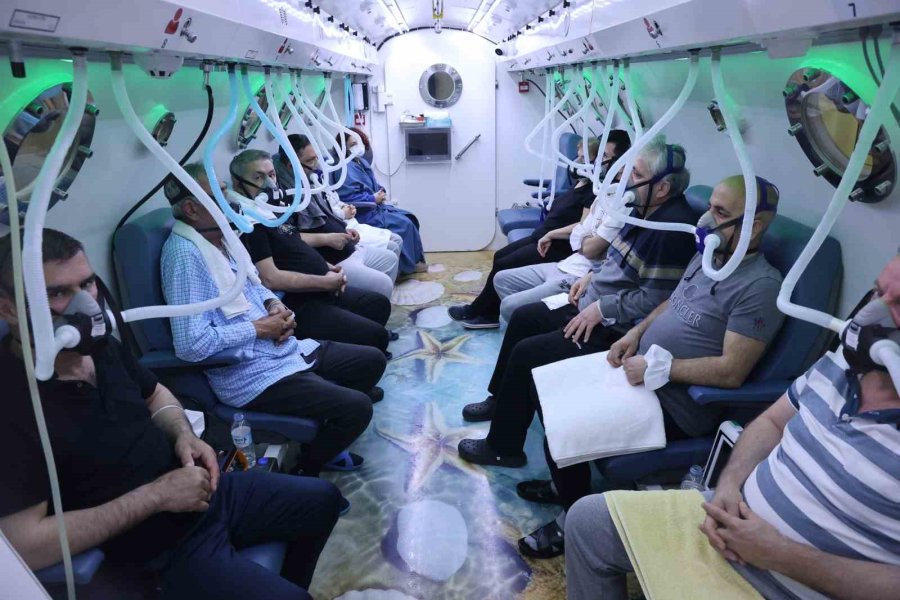 Denizin 14 Metre Altındaki Basınca Eşdeğer Ortamda Oksijen Tedavisi Hastalara Şifa Oluyor