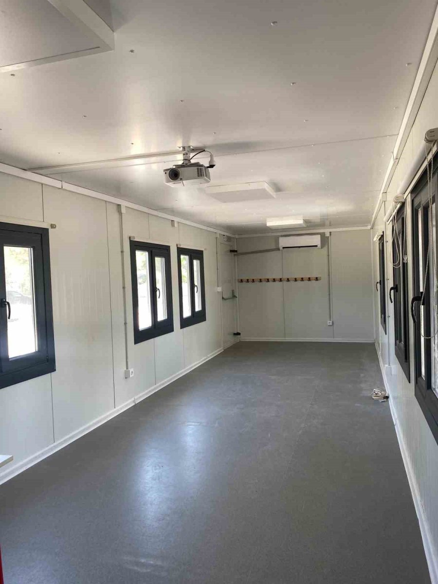 Anadolu Üniversitesi Öğrencileri Deprem Bölgesinde Yeni Kütüphaneler Oluşturdu