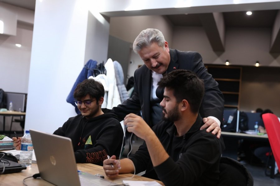 Akıl Küpü Kütüphaneleri Yks Sınavı Öncesi Doldu Taştı