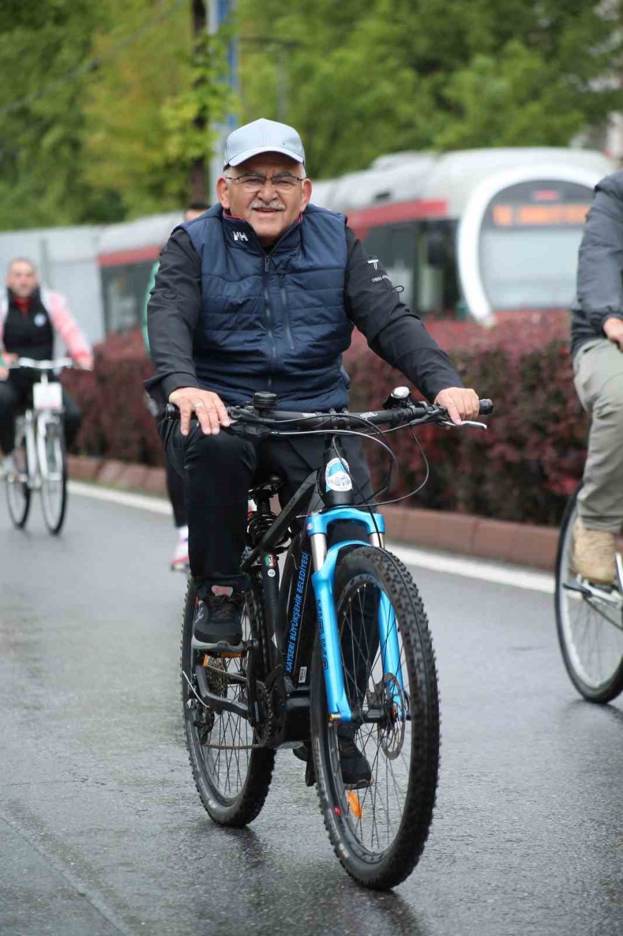 Büyükşehir’in 11. Yeşilay Bisiklet Turu’na Yoğun İlgi
