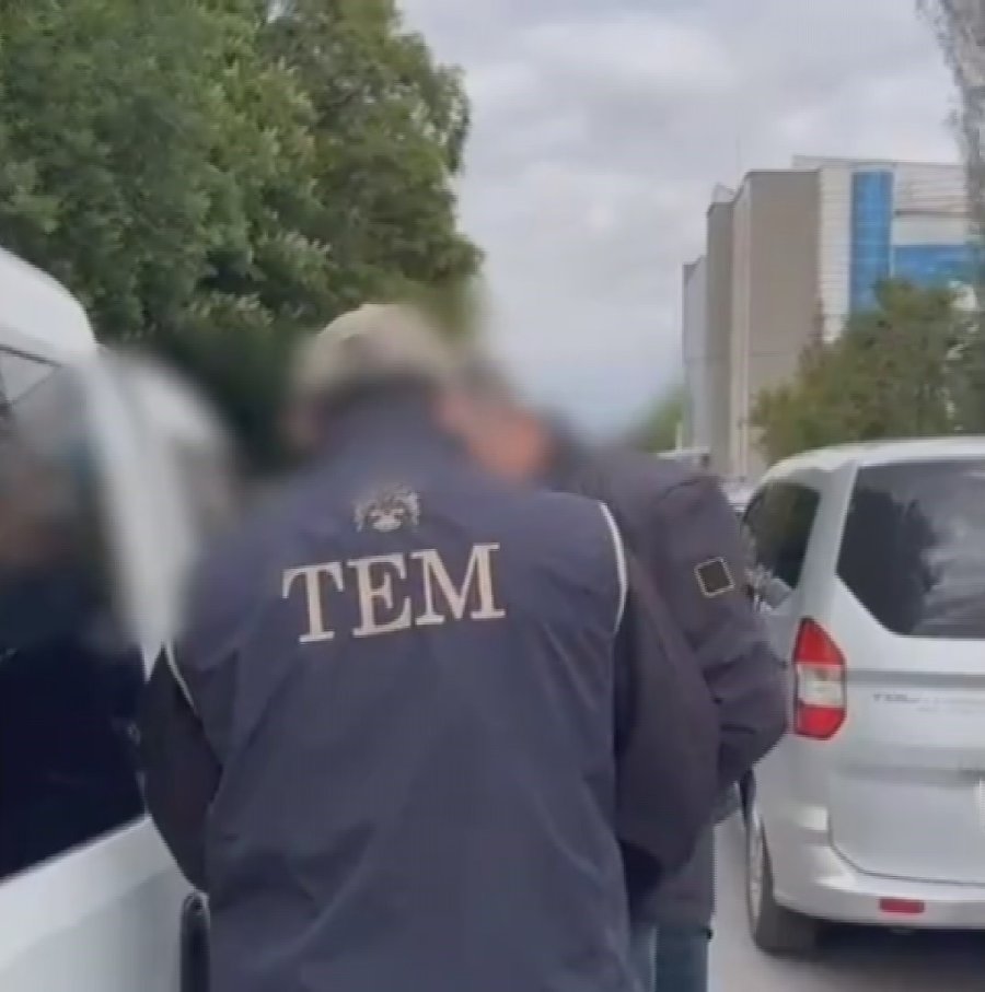 Firari Eski Emniyet Müdürü Araçla Kaçarken Yakalandı