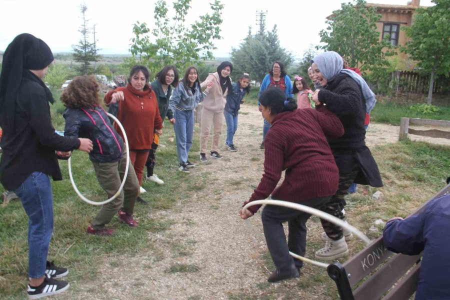 Konya’da Sanatçıların Köyünde Baharın Gelişini Coşkuyla Karşıladılar