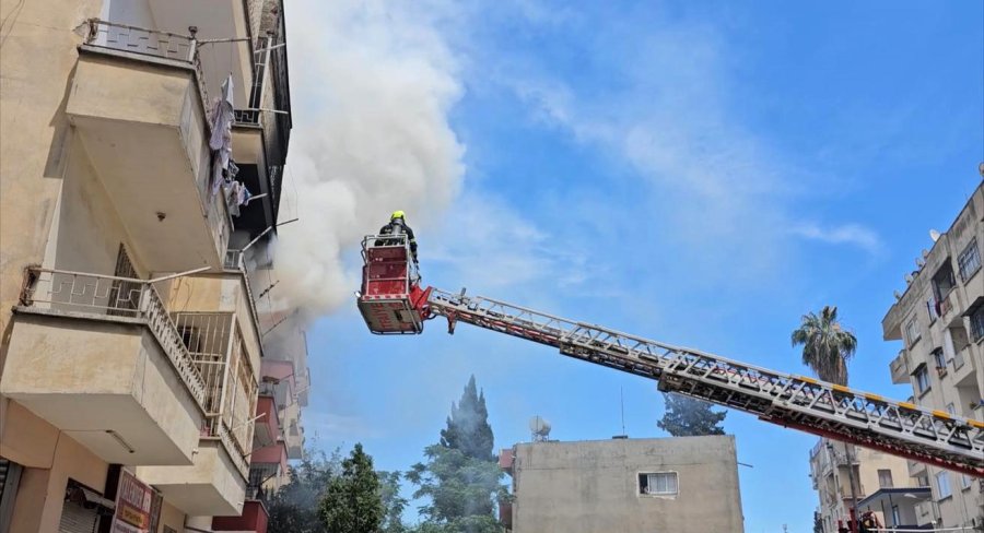 Mersin’de Ev Yangını Büyümeden Söndürüldü