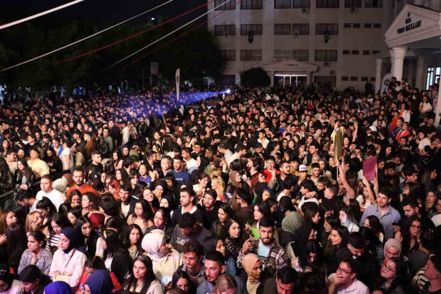 Toros Üniversitesi Bahar Şenlikleri Renkli Anlara Sahne Oldu