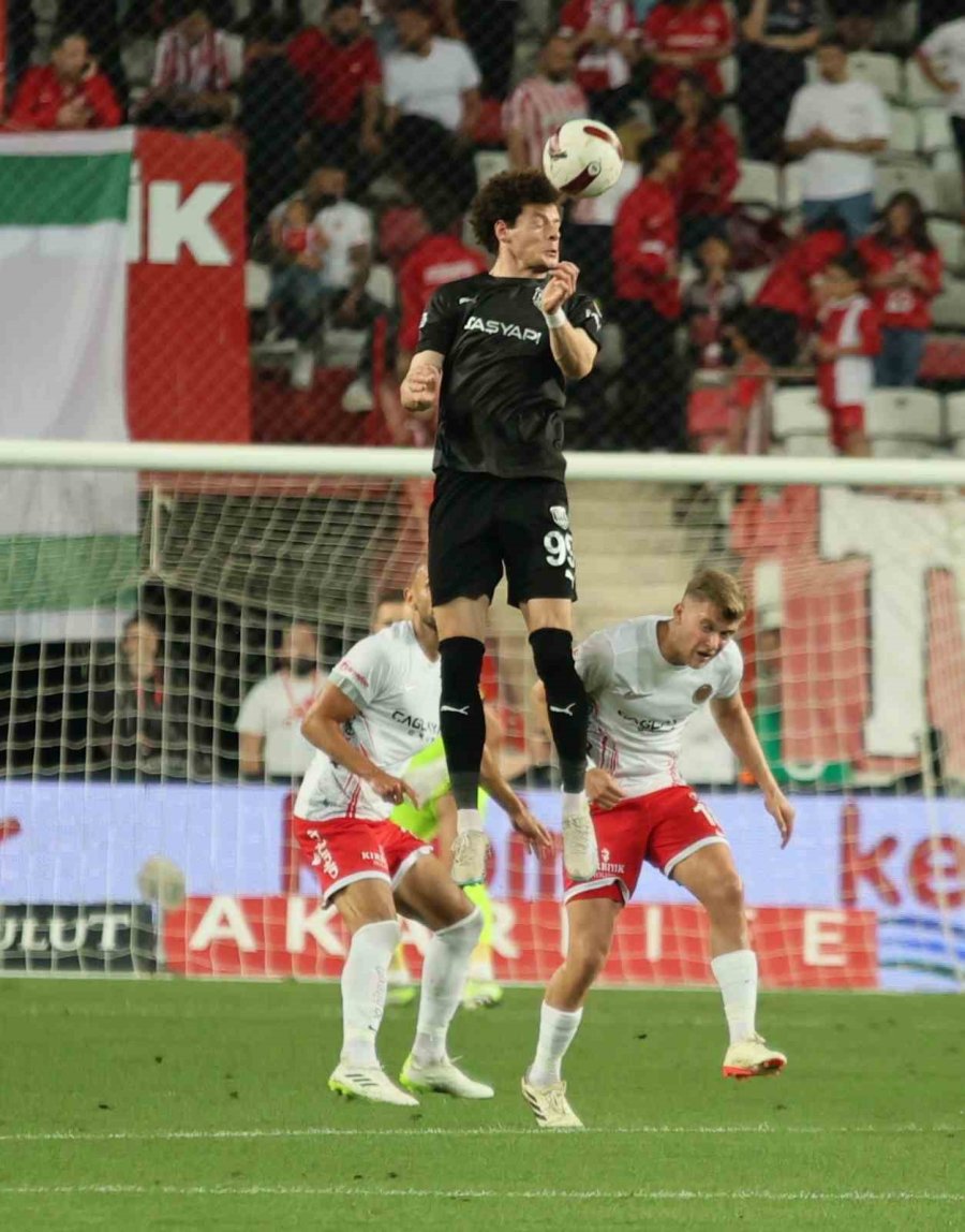 Trendyol Süper Lig: Antalyaspor: 1 - Pendikspor: 2 (ilk Yarı)